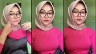 Viral Akirah Hijab Cantik Remas Susu Gede Mulus